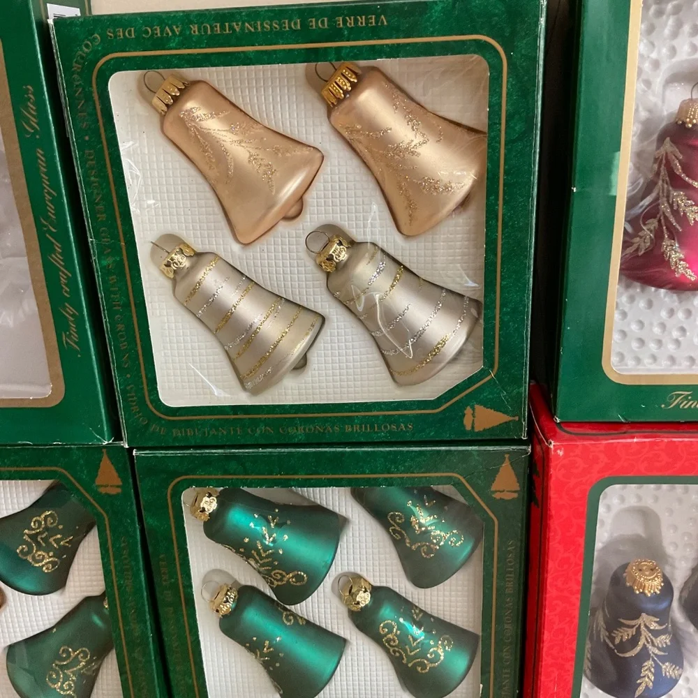 ✨  Sears Roebuck Christmas Bell Ornaments – 1980s European Glass Set of 20 Bells - Picture 3 of 8